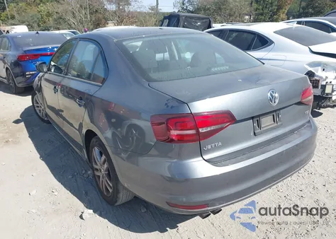 2018 Volkswagen Jetta 1.4T S z USA, uszkodzony, nr VIN 3VW2B7AJ3JM257491